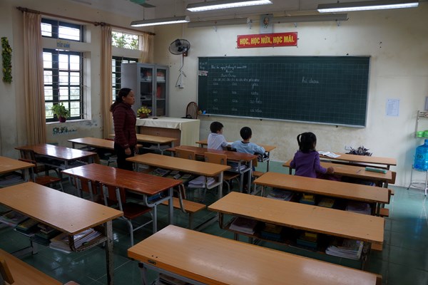 Sao lại nỡ đưa con em mình ra làm “con tin”? - Anh 2