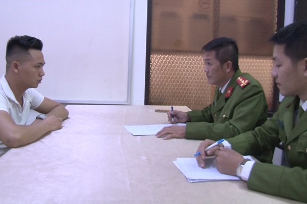 Khởi tố 4 thanh niên cho vay tiền với lãi suất “cắt cổ” - Anh 2
