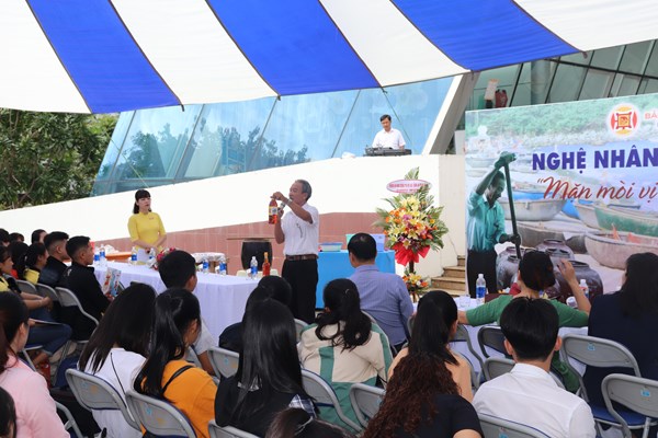 Chương trình nghệ nhân trao truyền: Mặn mòi vị biển Nam Ô - Anh 1