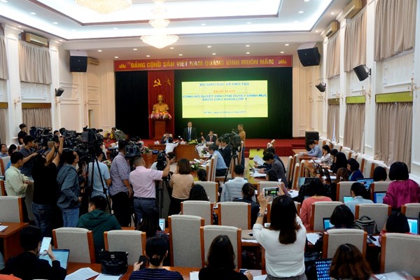Bộ GD&ĐT công bố sách giáo khoa lớp 1 chương trình mới - Anh 2