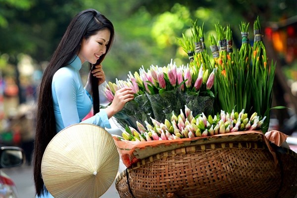 Sao chép hay giao thoa văn hóa qua  biểu tượng áo dài Việt? - Anh 5