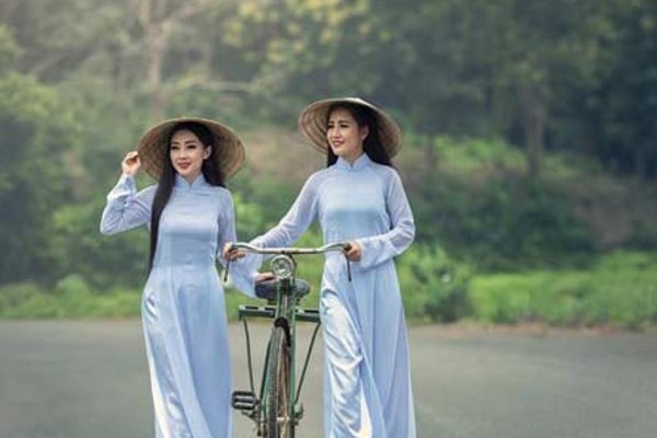 Sao chép hay giao thoa văn hóa qua biểu tượng áo dài Việt? - Anh 2