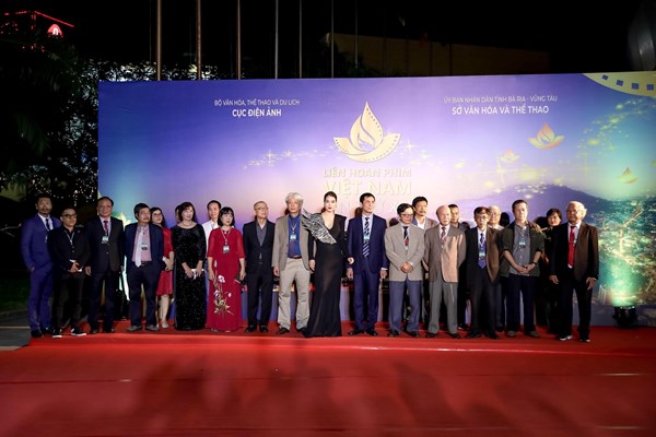 Khai mạc LHP Việt Nam lần thứ XXI: Nhiều nghệ sĩ trẻ tham gia chương trình - Anh 2