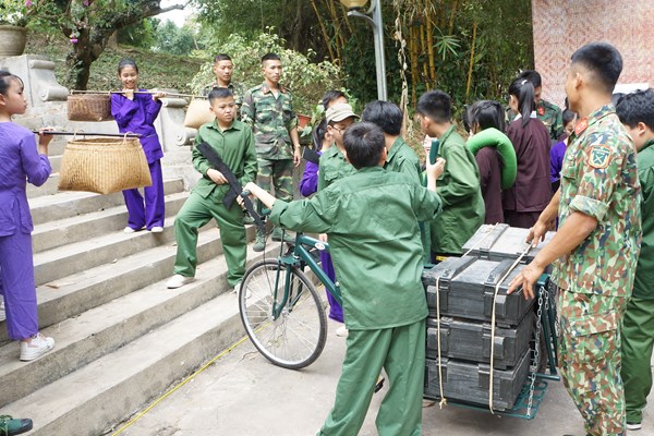 Học lịch sử và di sản thông qua trải nghiệm ở bảo tàng: Hiểu nhanh và thấm lâu - Anh 1