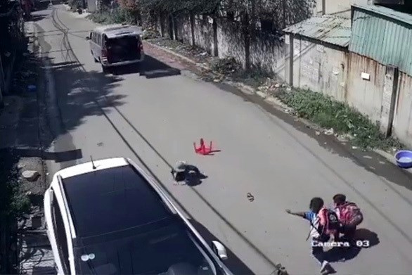 Xe đưa đón học sinh: Đừng trông chờ vào “thần may mắn” nữa - Anh 1