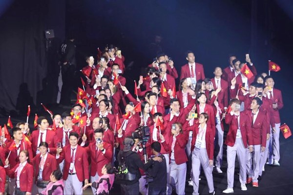 Sôi động màn khai mạc SEA Games 30 - Anh 1