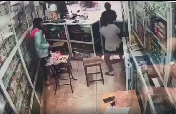 Cảnh giác với nhóm người 