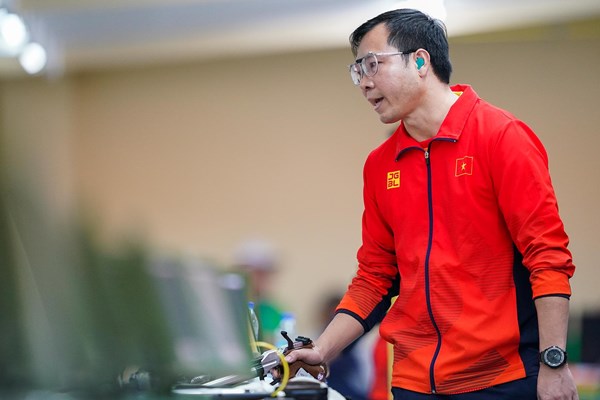 Hoàng Xuân Vinh giành HCB nội dung 10m súng hơi - Anh 1