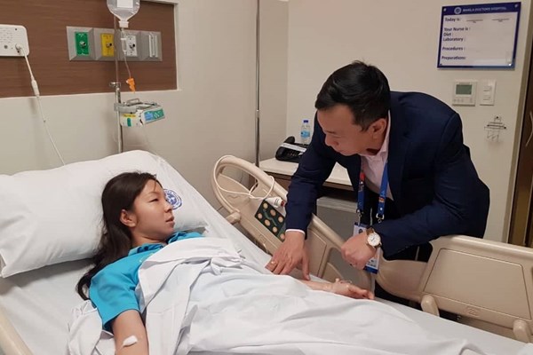 Trung vệ Trần Thị Hồng Nhung kiệt sức sau khi cùng tuyển nữ lên ngôi vô địch - Anh 1