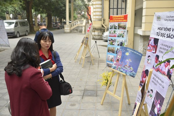 Chấn hưng văn hóa đọc - Anh 2