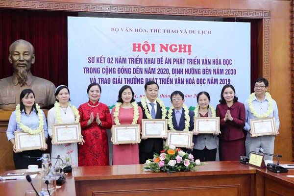 Chấn hưng văn hóa đọc - Anh 5