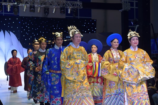 Ấn tượng sưu tập “Cựu kiến tân -Nơi tương lai được kiến tạo từ quá khứ” - Anh 6