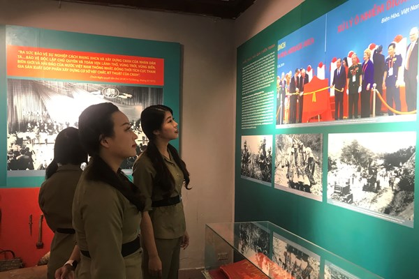 Triển lãm chuyên đề “Quân với dân một ý chí ” - Anh 1