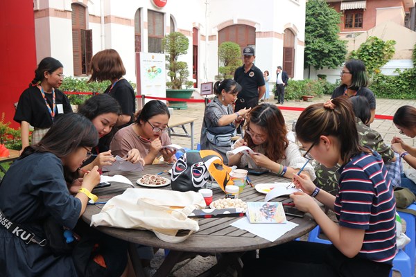 Teen đối thoại về văn hóa - nghệ thuật - Anh 1