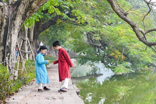 Những đứa trẻ quảng bá áo dài ngũ thân truyền thống - Anh 4