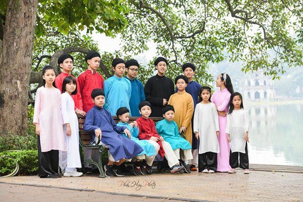 Những đứa trẻ quảng bá áo dài ngũ thân truyền thống - Anh 5
