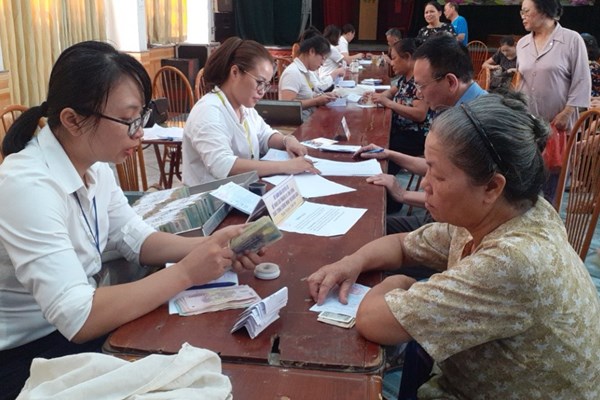 Tăng tuổi nghỉ hưu, lương hưu người lao động cũng tăng - Anh 1