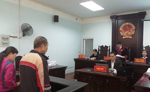 Xử án treo hai người 'chống người thi hành công vụ': Nhiều câu hỏi còn bỏ ngỏ - Anh 2