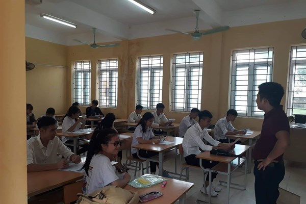 Không có bộ đề minh họa: Có ảnh hưởng tới việc ôn tập thi tốt nghiệp? - Anh 1