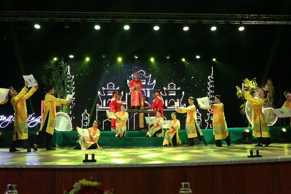 Vỡ òa với “Thương ca tiếng Việt” - Anh 1