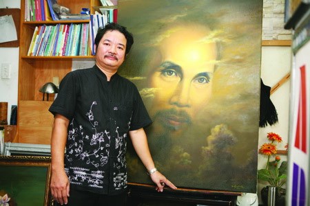 Người đam mê vẽ tranh Bác Hồ - Anh 1