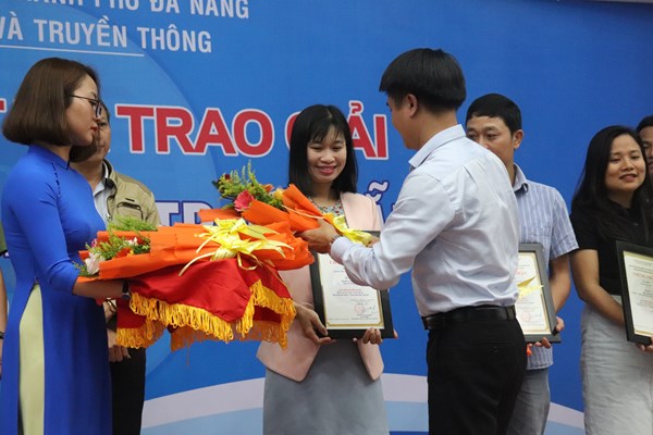 Đà Nẵng: Tổng kết và trao giải báo chí 2019 - Anh 1