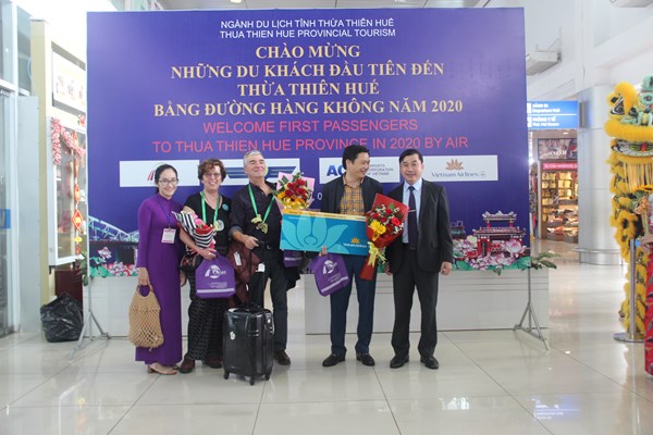Đón những vị khách “xông đất” di sản Huế năm 2020 - Anh 2
