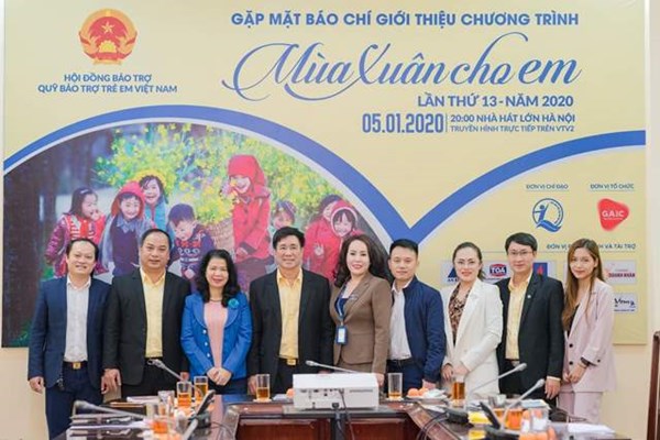 “Mùa Xuân cho em” mang Tết ấm tới trẻ em có hoàn cảnh khó khăn - Anh 2