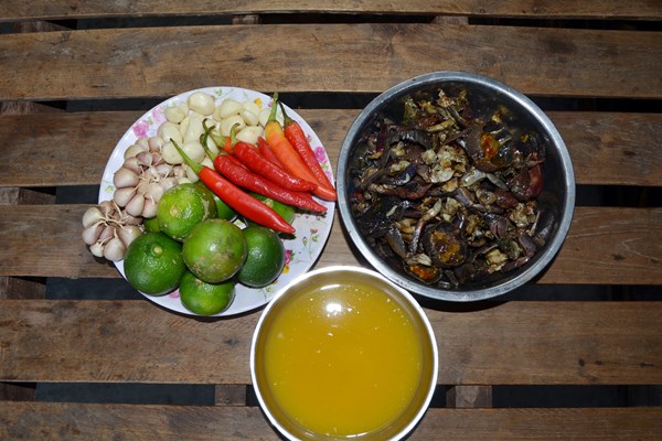Nghề muối ba khía ở Cà Mau: Có gì để trở thành di sản quốc gia? - Anh 1