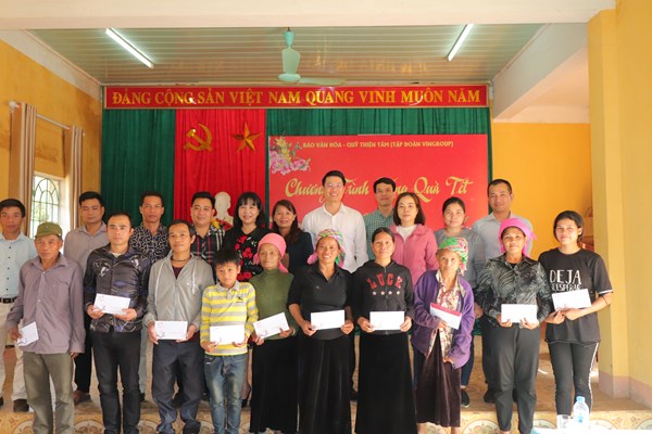 Báo Văn Hóa tặng quà Tết đồng bào dân tộc thiểu số Yên Bái - Anh 7