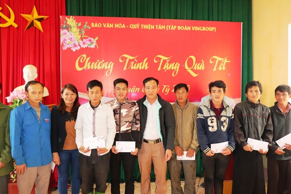 Báo Văn Hóa tặng quà Tết đồng bào dân tộc thiểu số Yên Bái - Anh 6