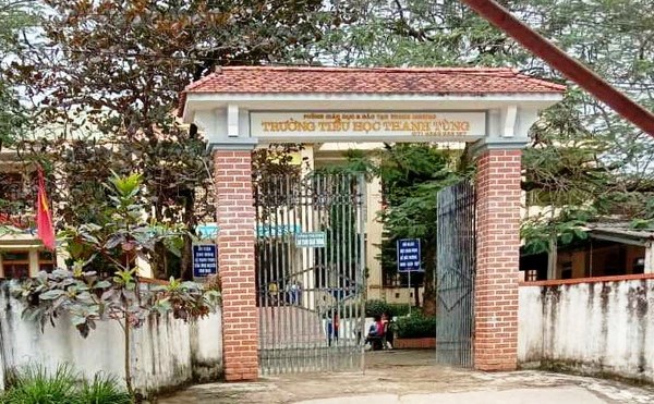 Nữ sinh lớp 4 bị “bỏ quên” nhiều giờ trong nhà vệ sinh - Anh 1