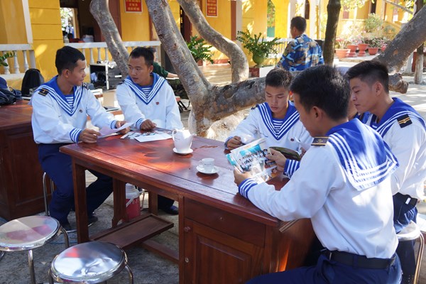 Những cánh thư học trò ở lại với Trường Sa - Anh 1