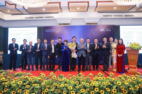 Ông Lê Khắc Hiệp là Chủ tịch Hiệp hội Ô tô thể thao Việt Nam - Anh 1