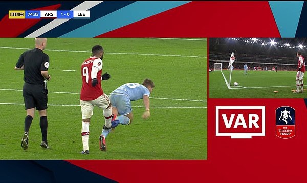 Arsenal thẳng tiến vào vòng 4 FA Cup - Anh 2