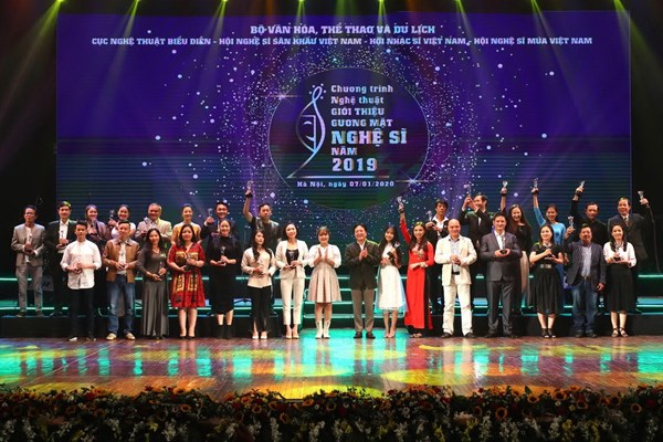 Lần đầu tôn vinh nghệ sĩ biểu diễn xuất sắc: Tạo tiền đề cho hoạt động thường niên - Anh 1