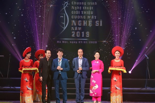 Lần đầu tôn vinh nghệ sĩ biểu diễn xuất sắc: Tạo tiền đề cho hoạt động thường niên - Anh 2