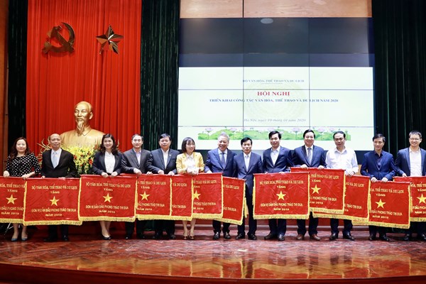 Phó Thủ tướng Vũ Đức Đam: Tiếp tục khơi dậy tinh thần, ý chí Việt Nam trên mọi lĩnh vực - Anh 8