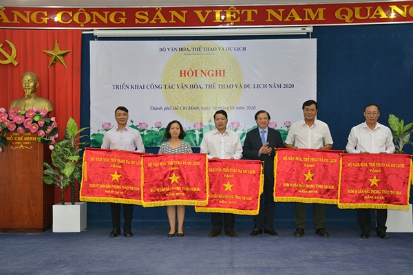 Phó Thủ tướng Vũ Đức Đam: Tiếp tục khơi dậy tinh thần, ý chí Việt Nam trên mọi lĩnh vực - Anh 11