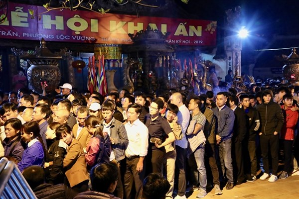 Lễ hội Đền Trần 2020: Tiếp tục lắp camera để loại trừ hình ảnh phản cảm, thiếu văn hóa - Anh 1