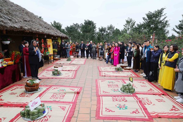 Doan Ngoai giao kham pha Tet Nguyen dan Canh Ty 2020 - Anh 10