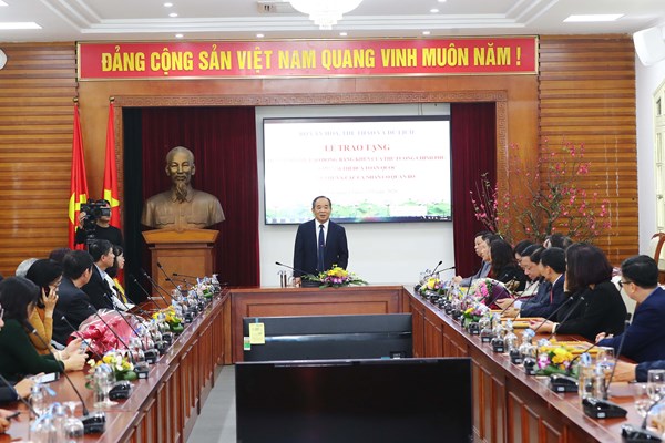 Bộ VHTTDL: Trao tặng các hình thức khen thưởng Nhà nước cho các tập thể, cá nhân - Anh 4