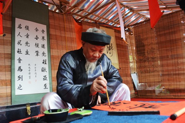 Hội chữ Xuân Canh Tý: “Ông đồ” giảm, chất lượng tăng? - Anh 2