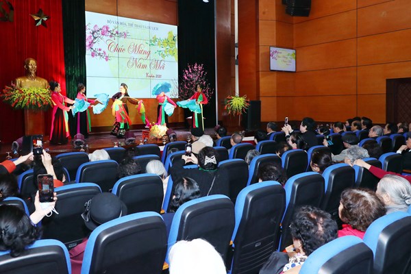 Bộ trưởng Nguyễn Ngọc Thiện: Thành tích của ngành VHTTDL có sự đóng góp to lớn của các thế hệ đi trước - Anh 3