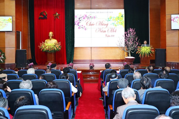 Bộ trưởng Nguyễn Ngọc Thiện: Thành tích của ngành VHTTDL có sự đóng góp to lớn của các thế hệ đi trước - Anh 2