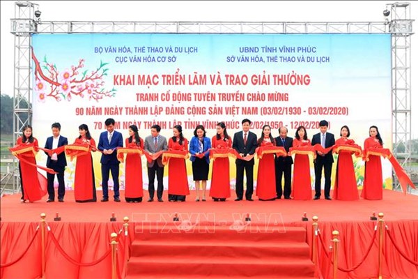 Triển lãm tranh cổ động kỷ niệm 90 năm Ngày thành lập Đảng - Anh 1