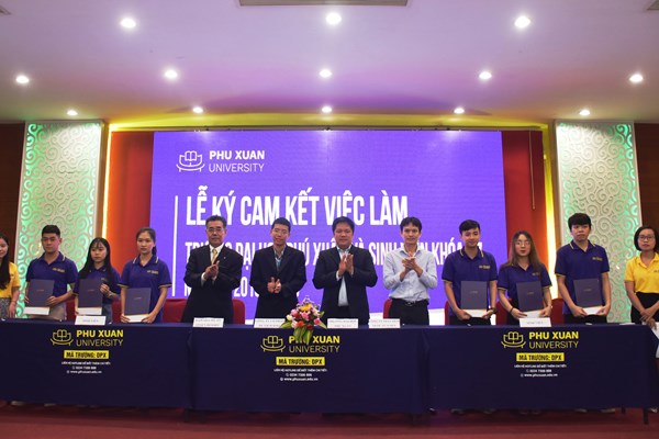 Giới thiệu và đảm bảo việc làm cho sinh viên sau khi ra trường - Anh 1