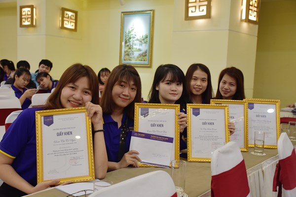 Giới thiệu và đảm bảo việc làm cho sinh viên sau khi ra trường - Anh 3