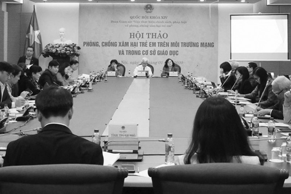 Phòng, chống xâm hại trẻ em: Cảnh giác với cái “bẫy” từ Internet - Anh 1