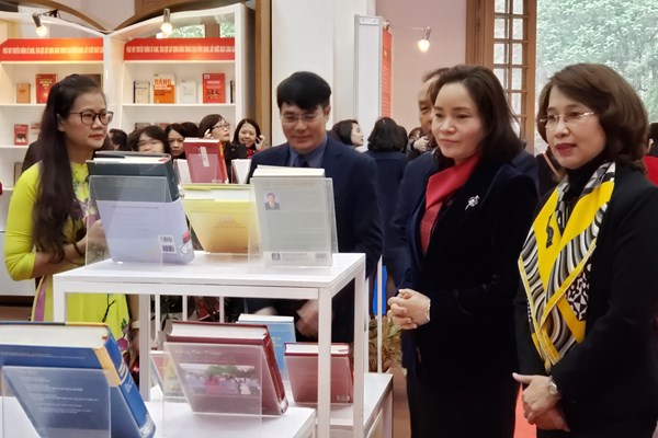 “Vinh quang Đảng Cộng sản Việt Nam” - Anh 2